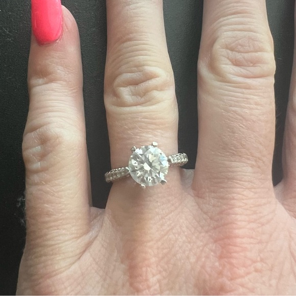 2ct GHI round moissanite solitaire in 10k white gold - Picture 6 of 6